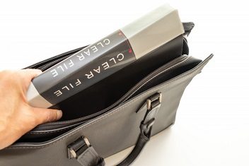 就活用バッグのサイズ例 A4書類が入る収納イメージ